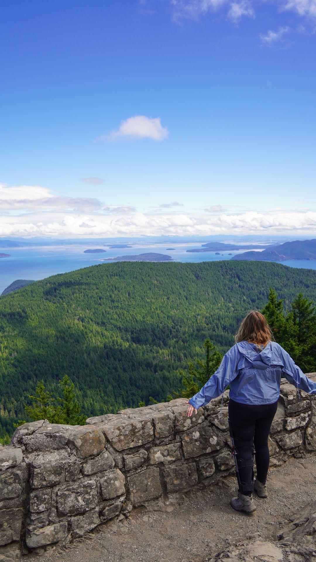 Have you heard of Orcas Island? This gorgeous island is one of the most popular of the San Juan Islands, an archipelago in Northwest Washington. Orcas has the perfect mix of outdoor adventure, shops, wineries and more - there really is something for everyone! 