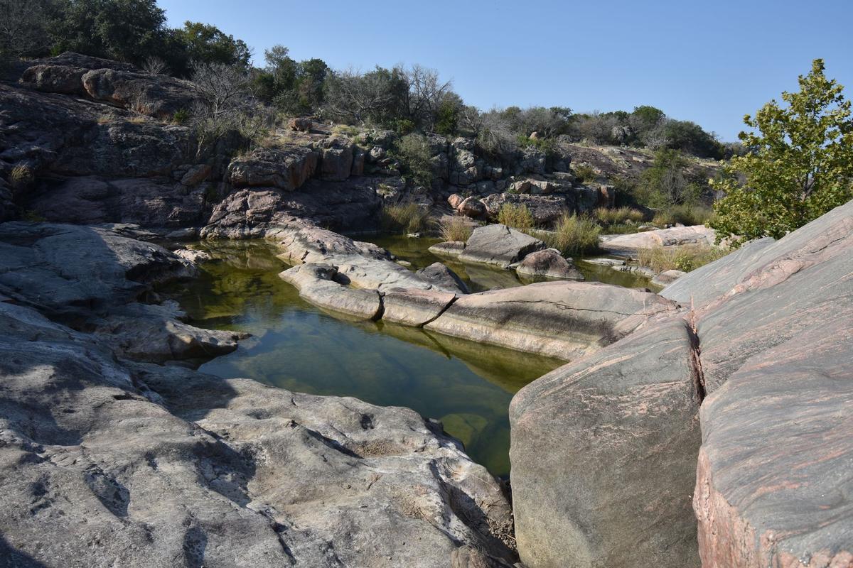 A Guide to Visiting Inks Lake and Longhorn Caverns, Texas