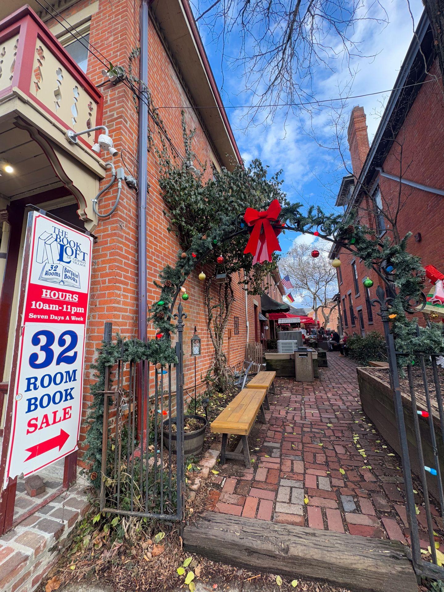 A brick alley next to the Book Loft in Columbus